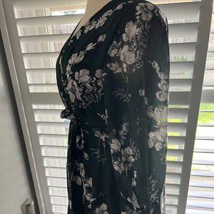 High-Low Lane Bryant Dress- Green background w black&white floral print Sz 18